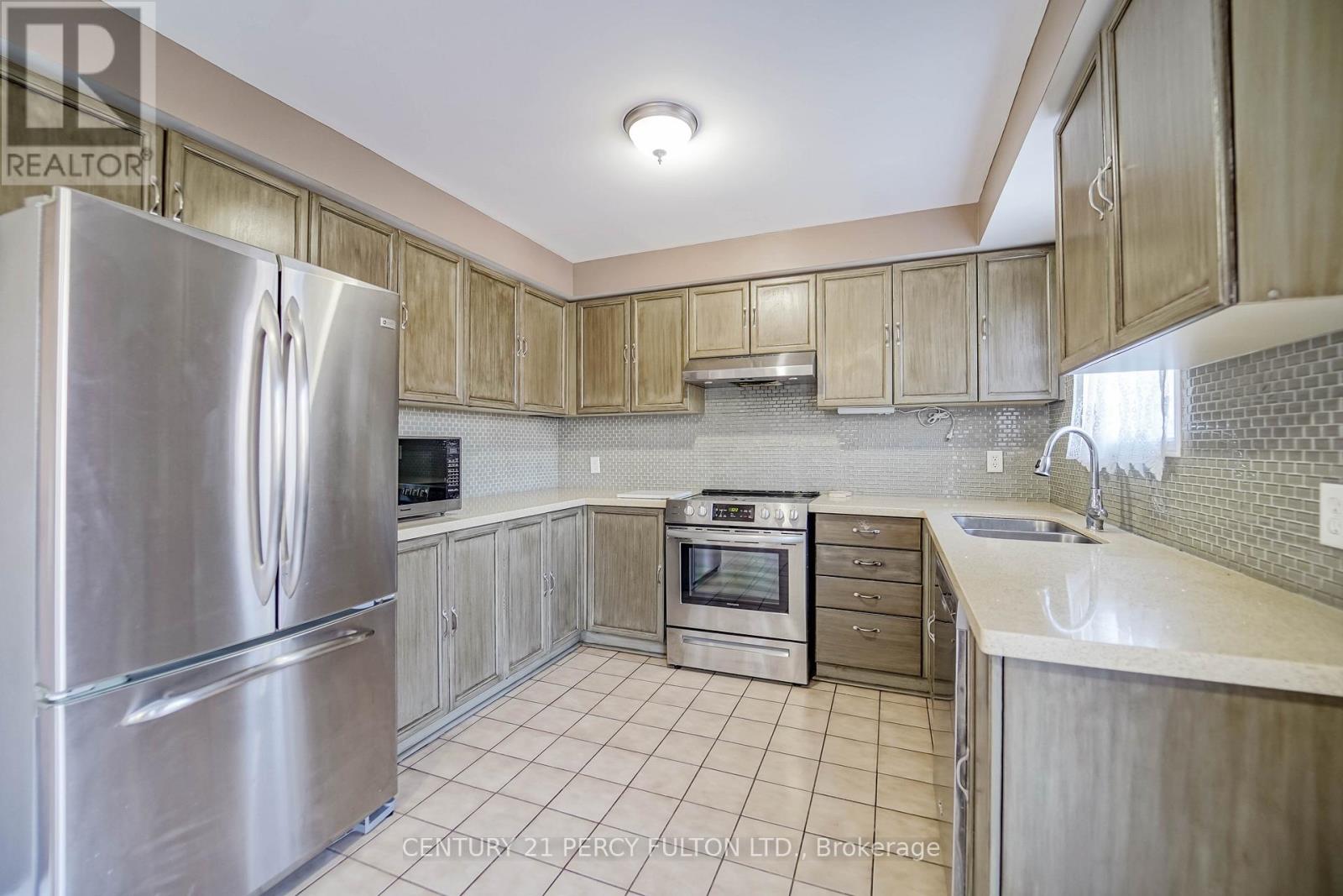 1525 Sturgeon Court, Pickering, Ontario  L1V 5P6 - Photo 11 - E13001376