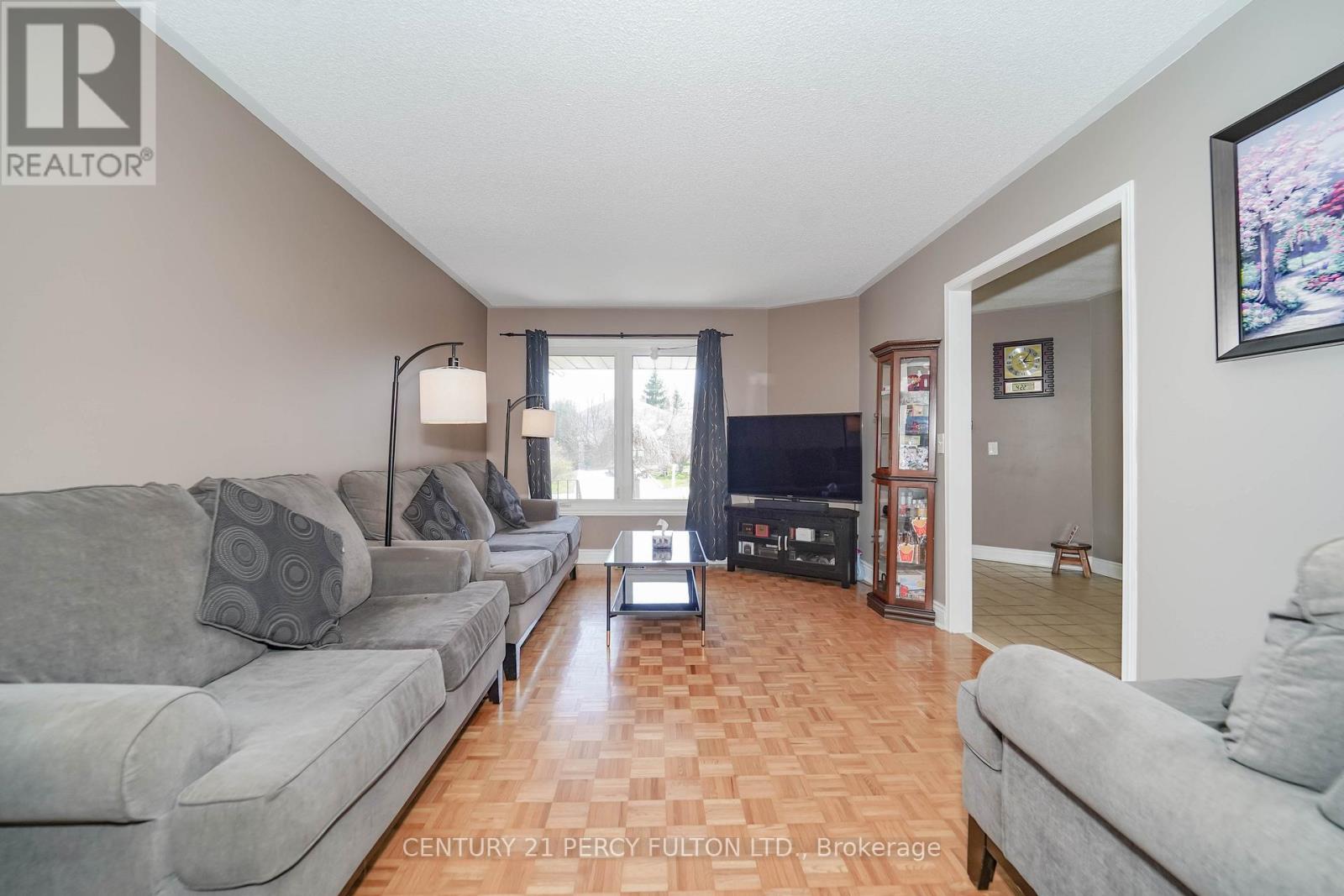 1525 Sturgeon Court, Pickering, Ontario  L1V 5P6 - Photo 6 - E13001376