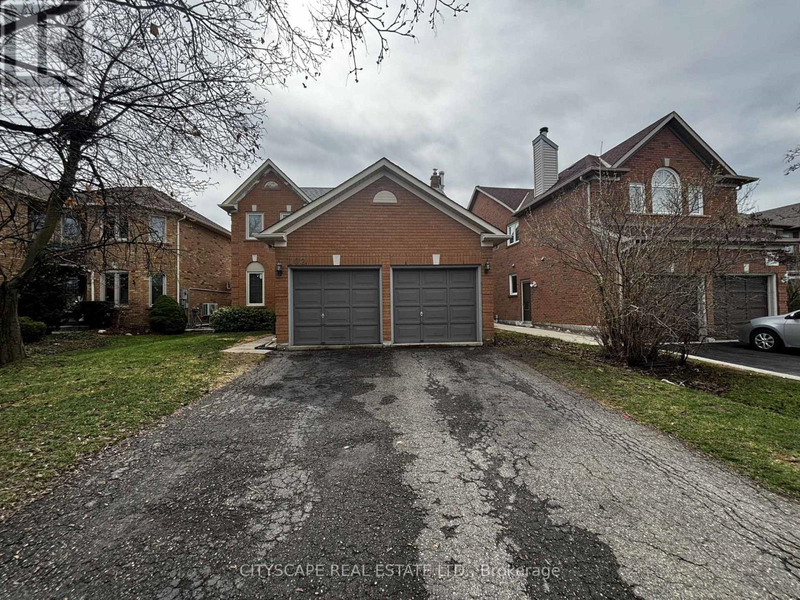 102 Snowcap Road, Brampton, Ontario  L6R 1J1 - Photo 17 - W12990852