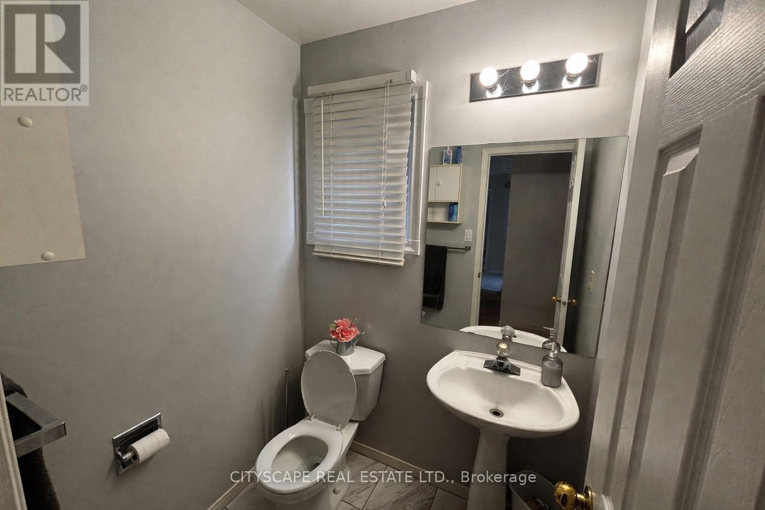 102 Snowcap Road, Brampton, Ontario  L6R 1J1 - Photo 24 - W12990852