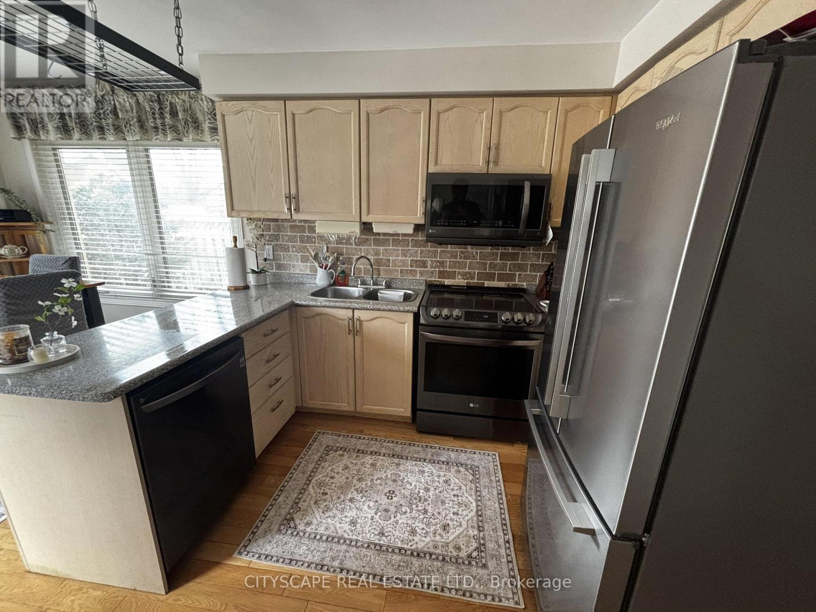 102 Snowcap Road, Brampton, Ontario  L6R 1J1 - Photo 10 - W12990852