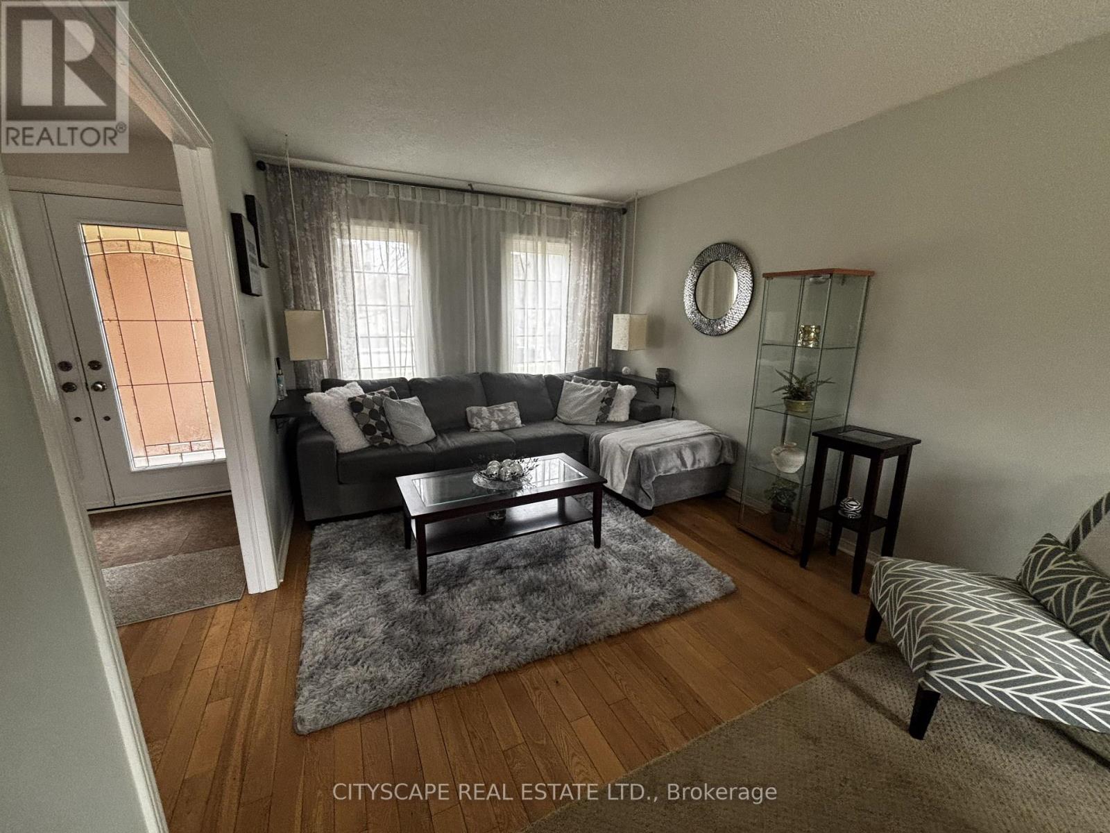 102 Snowcap Road, Brampton, Ontario  L6R 1J1 - Photo 7 - W12990852