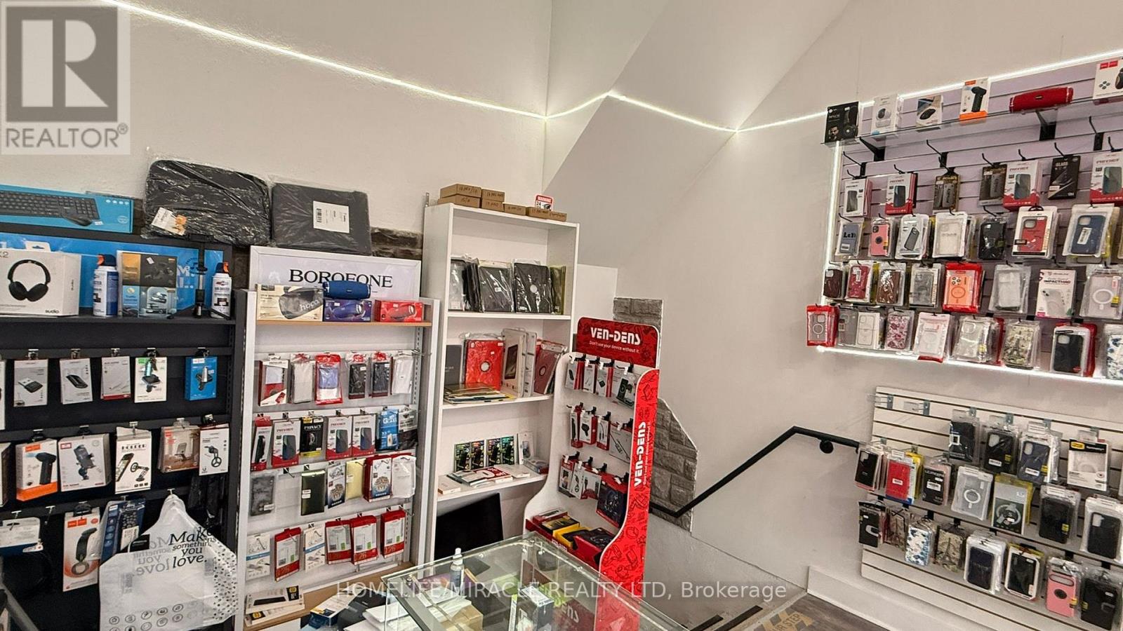 1084 Bloor Street W, Toronto, Ontario  M6H 1M6 - Photo 3 - W12997280