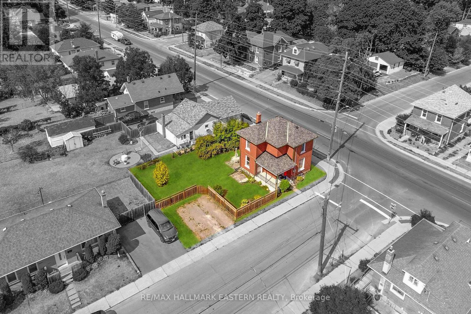 198 Hazlitt Street, Peterborough, Ontario  K9H 1L7 - Photo 2 - X12842712