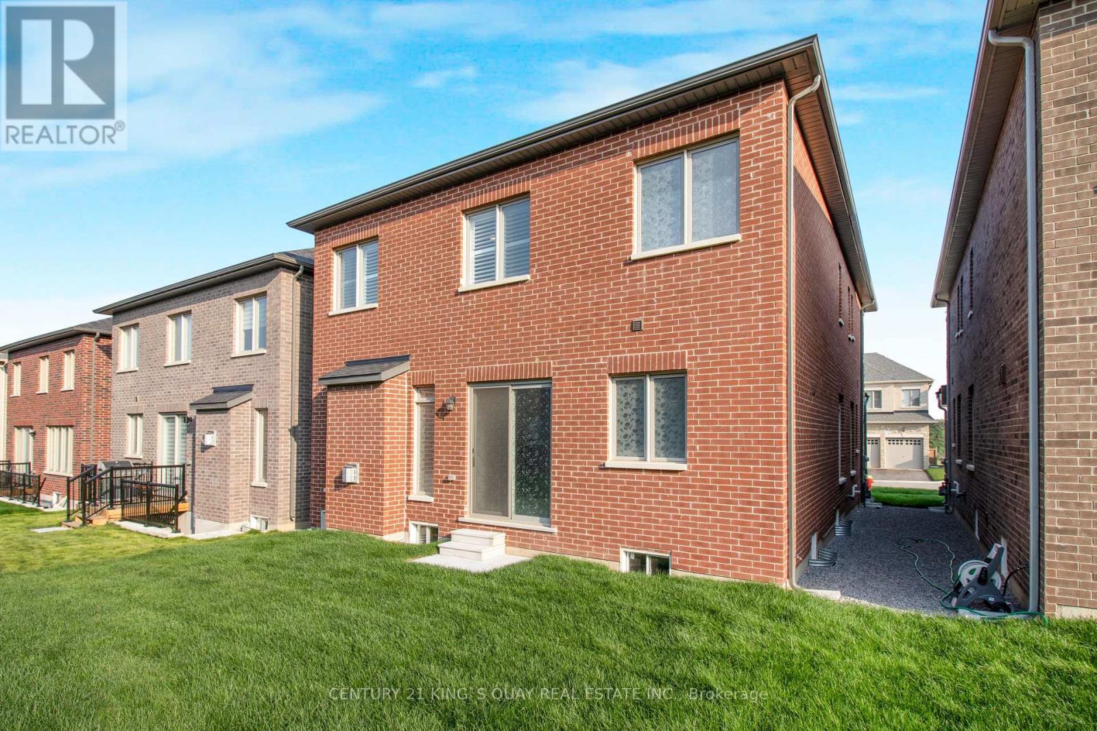 38 Tipp Drive, Richmond Hill, Ontario  L4E 1J3 - Photo 4 - N13001374