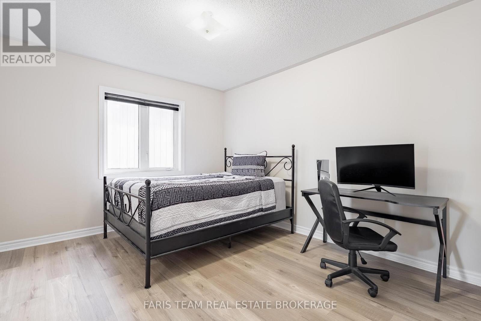 111 Latimer Avenue, Essa, Ontario  L3W 0N1 - Photo 27 - N13001416