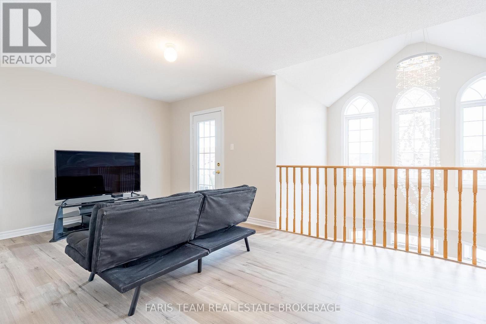 111 Latimer Avenue, Essa, Ontario  L3W 0N1 - Photo 30 - N13001416