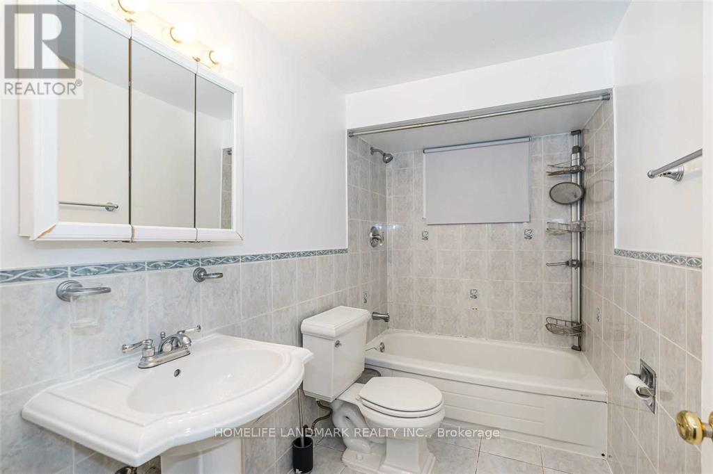 23 Bluesky Crescent, Richmond Hill, Ontario  L4C 8J1 - Photo 11 - N13001446