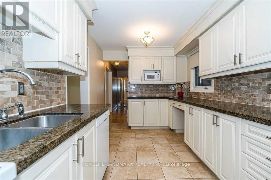 23 Bluesky Crescent, Richmond Hill, Ontario  L4C 8J1 - Photo 3 - N13001446