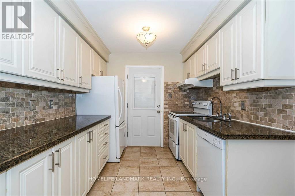 23 Bluesky Crescent, Richmond Hill, Ontario  L4C 8J1 - Photo 6 - N13001446