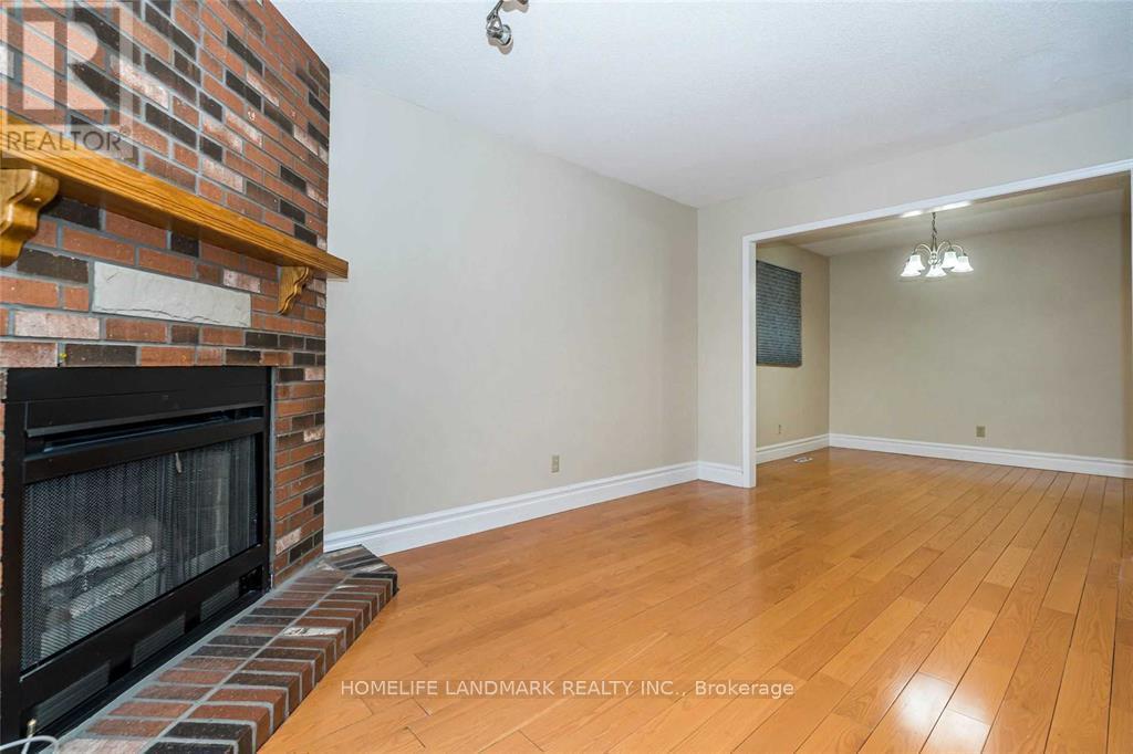 23 Bluesky Crescent, Richmond Hill, Ontario  L4C 8J1 - Photo 8 - N13001446