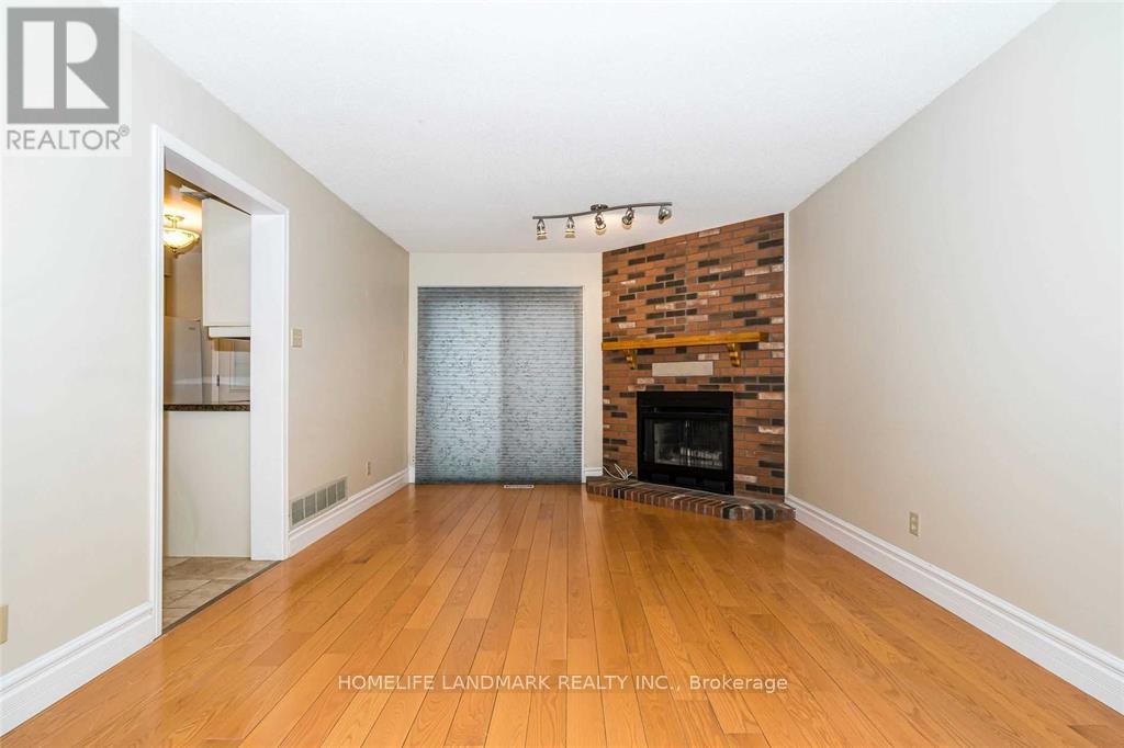 23 Bluesky Crescent, Richmond Hill, Ontario  L4C 8J1 - Photo 9 - N13001446