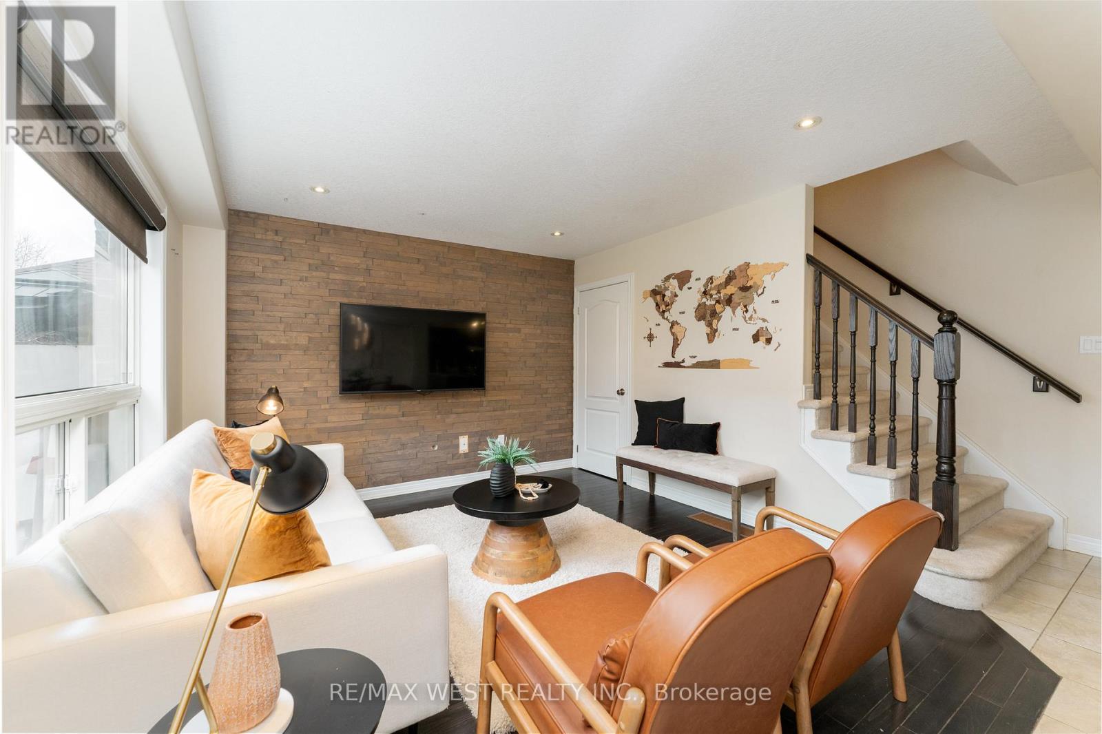 110 Banting Crescent, Essa (Angus), Ontario  L0M 1B6 - Photo 12 - N13001454