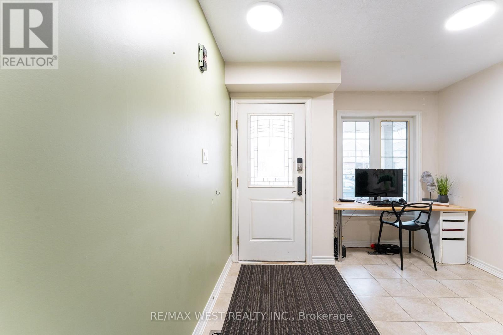 110 Banting Crescent, Essa (Angus), Ontario  L0M 1B6 - Photo 4 - N13001454