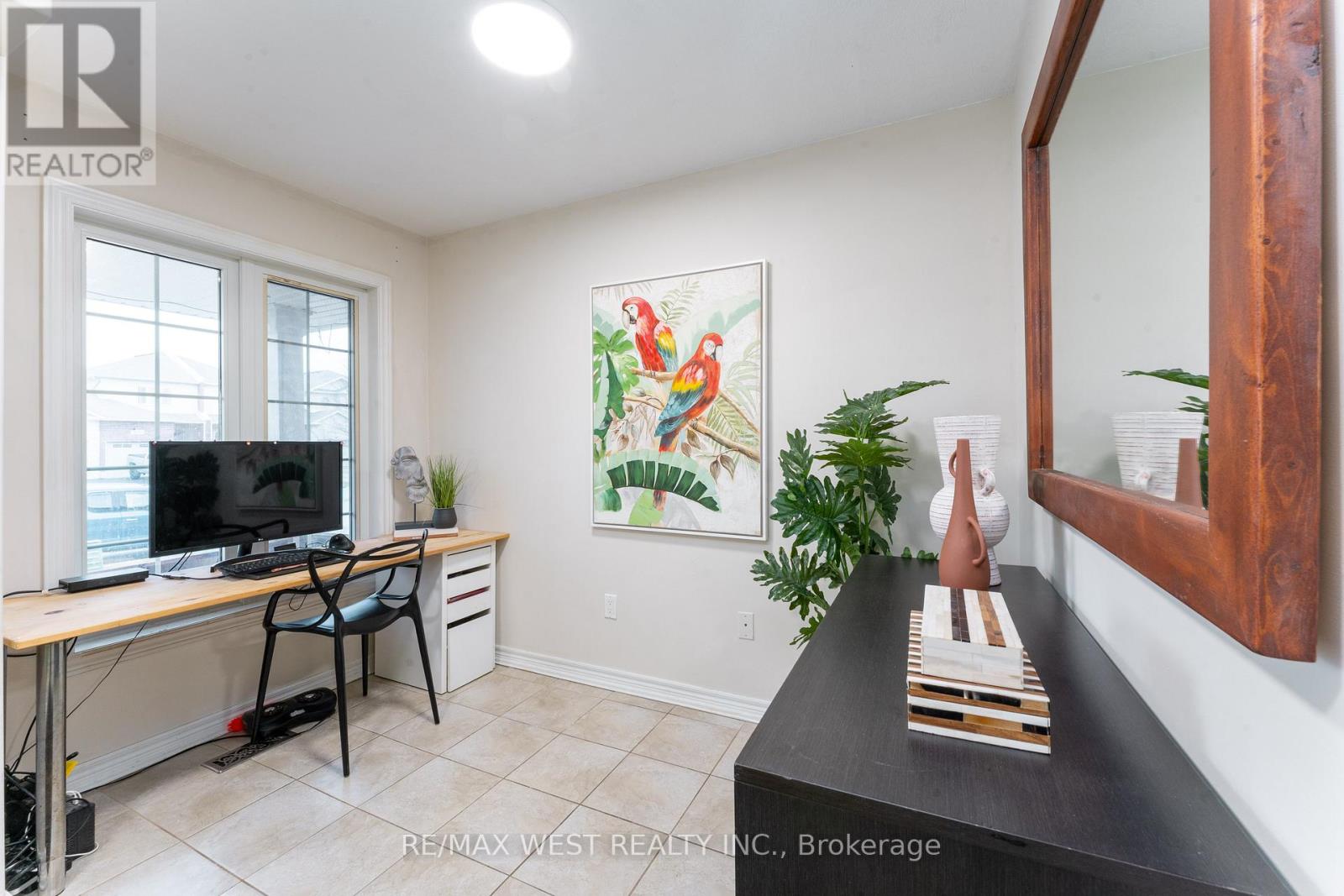 110 Banting Crescent, Essa (Angus), Ontario  L0M 1B6 - Photo 5 - N13001454