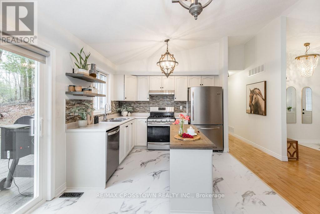 9 Monica Court, Oro-Medonte, Ontario  L0K 1E0 - Photo 16 - S13001430