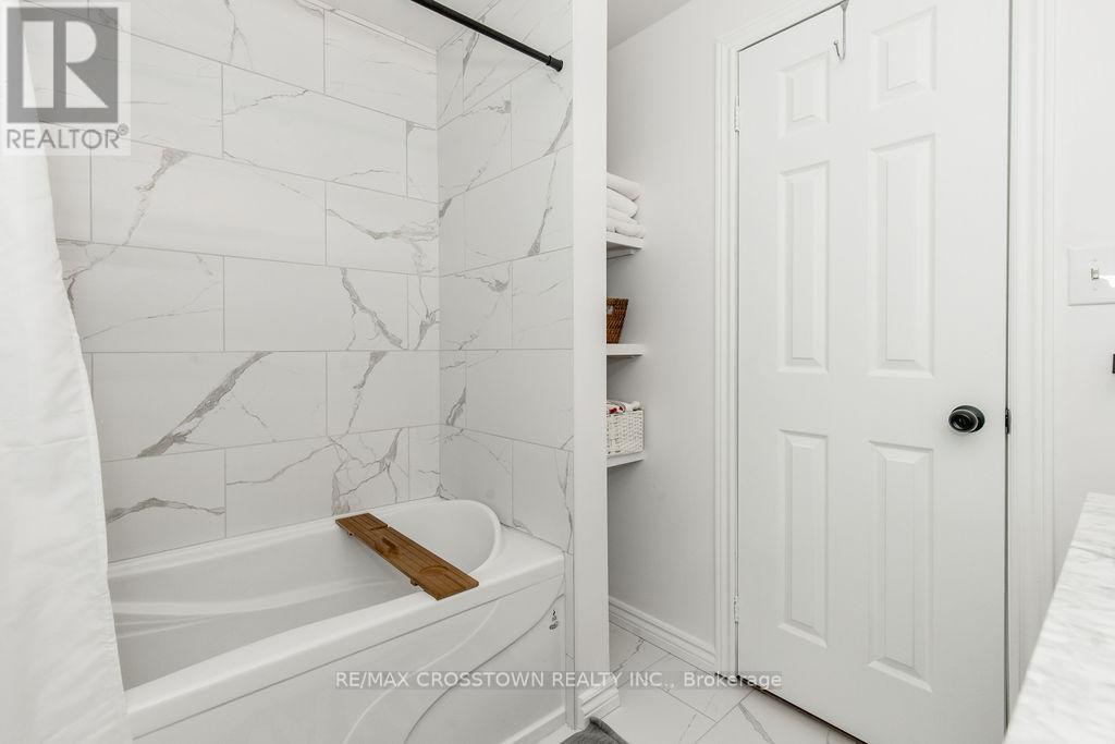 9 Monica Court, Oro-Medonte, Ontario  L0K 1E0 - Photo 38 - S13001430