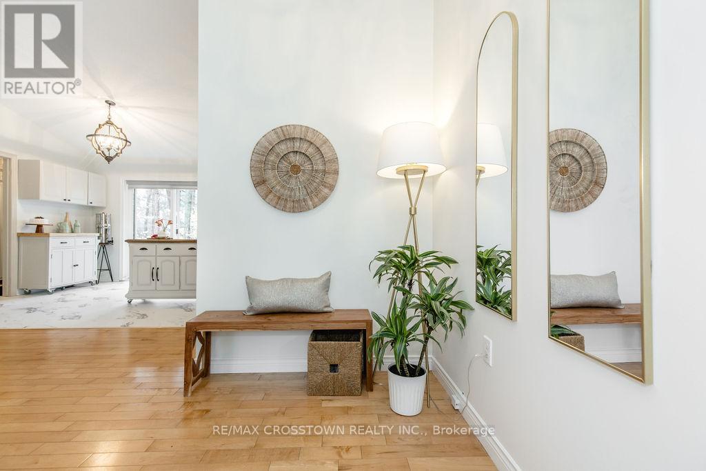 9 Monica Court, Oro-Medonte, Ontario  L0K 1E0 - Photo 6 - S13001430