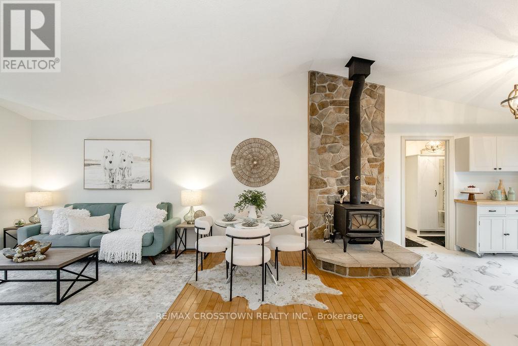 9 Monica Court, Oro-Medonte, Ontario  L0K 1E0 - Photo 8 - S13001430