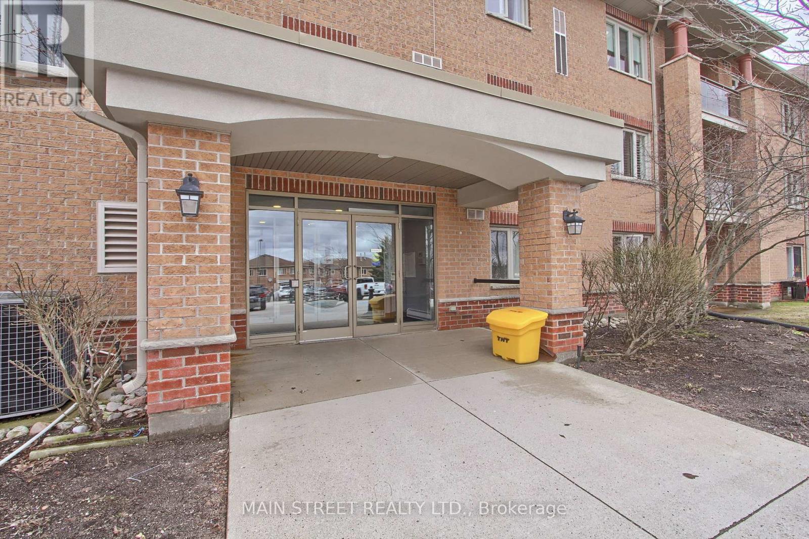 305 - 500 Mapleview Drive W, Barrie, Ontario  L4N 6C3 - Photo 4 - S13001480