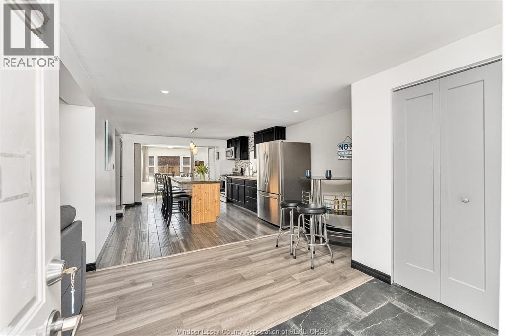 315 River Avenue, Lasalle, Ontario  N9J 1A1 - Photo 4 - 26008171