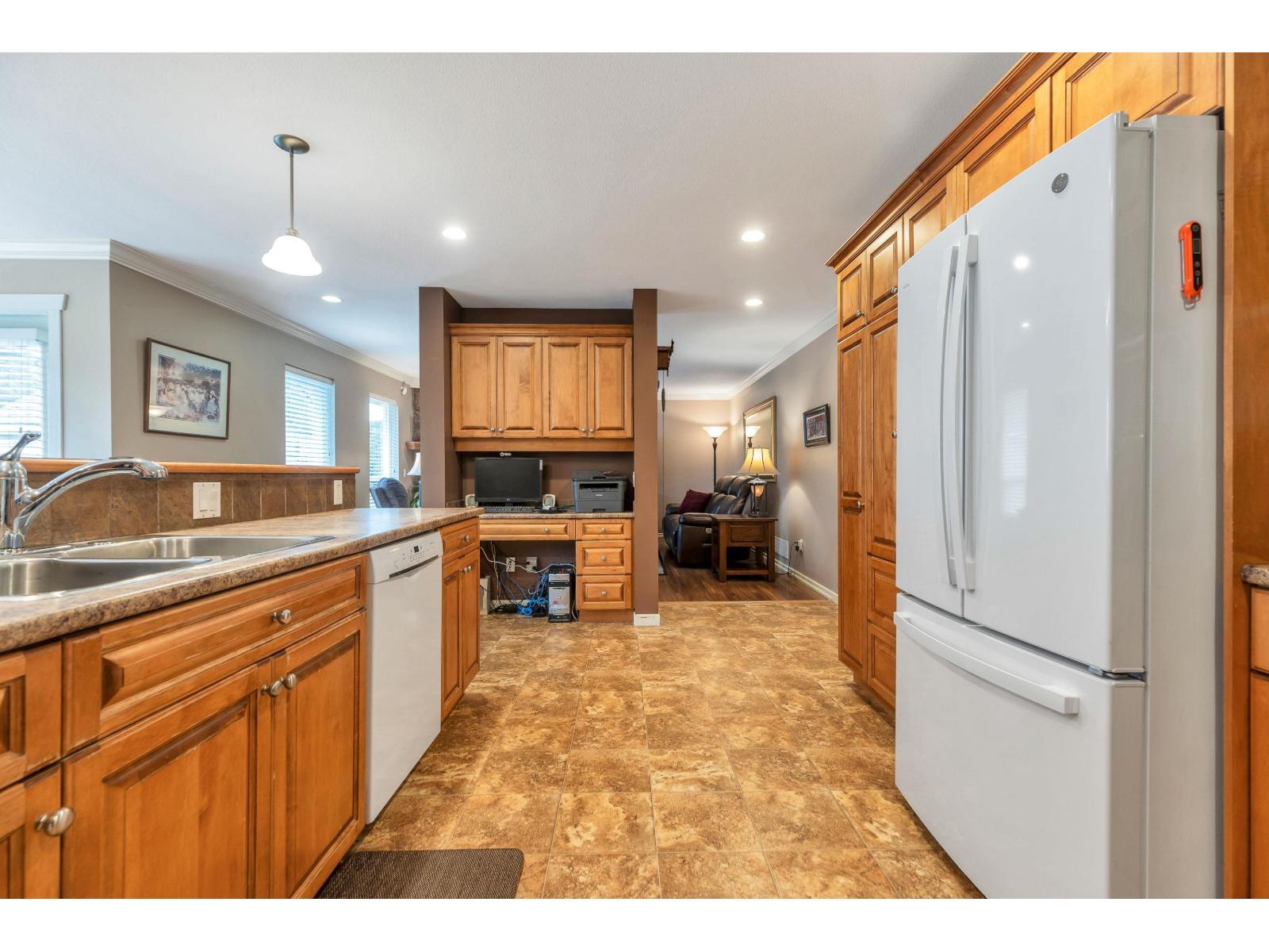 27932 Buffer Crescent, Abbotsford, British Columbia  V4X 2R9 - Photo 10 - R3099124