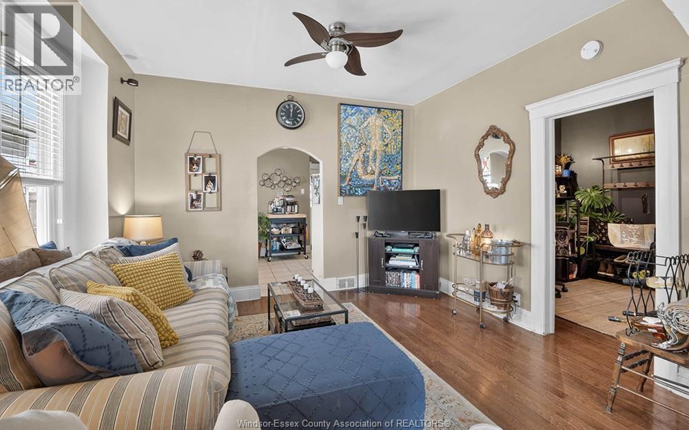 924 Marentette Avenue, Windsor, Ontario  N9A 2A3 - Photo 7 - 26008217