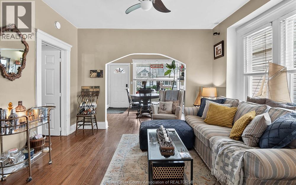 924 Marentette Avenue, Windsor, Ontario  N9A 2A3 - Photo 11 - 26008217