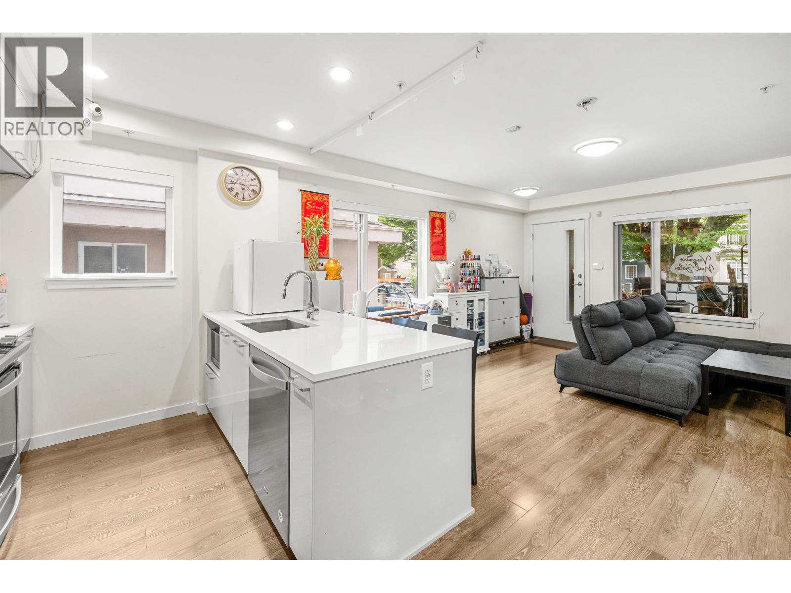 2745 Ward Street, Vancouver, British Columbia  V5R 4S7 - Photo 7 - R3079032