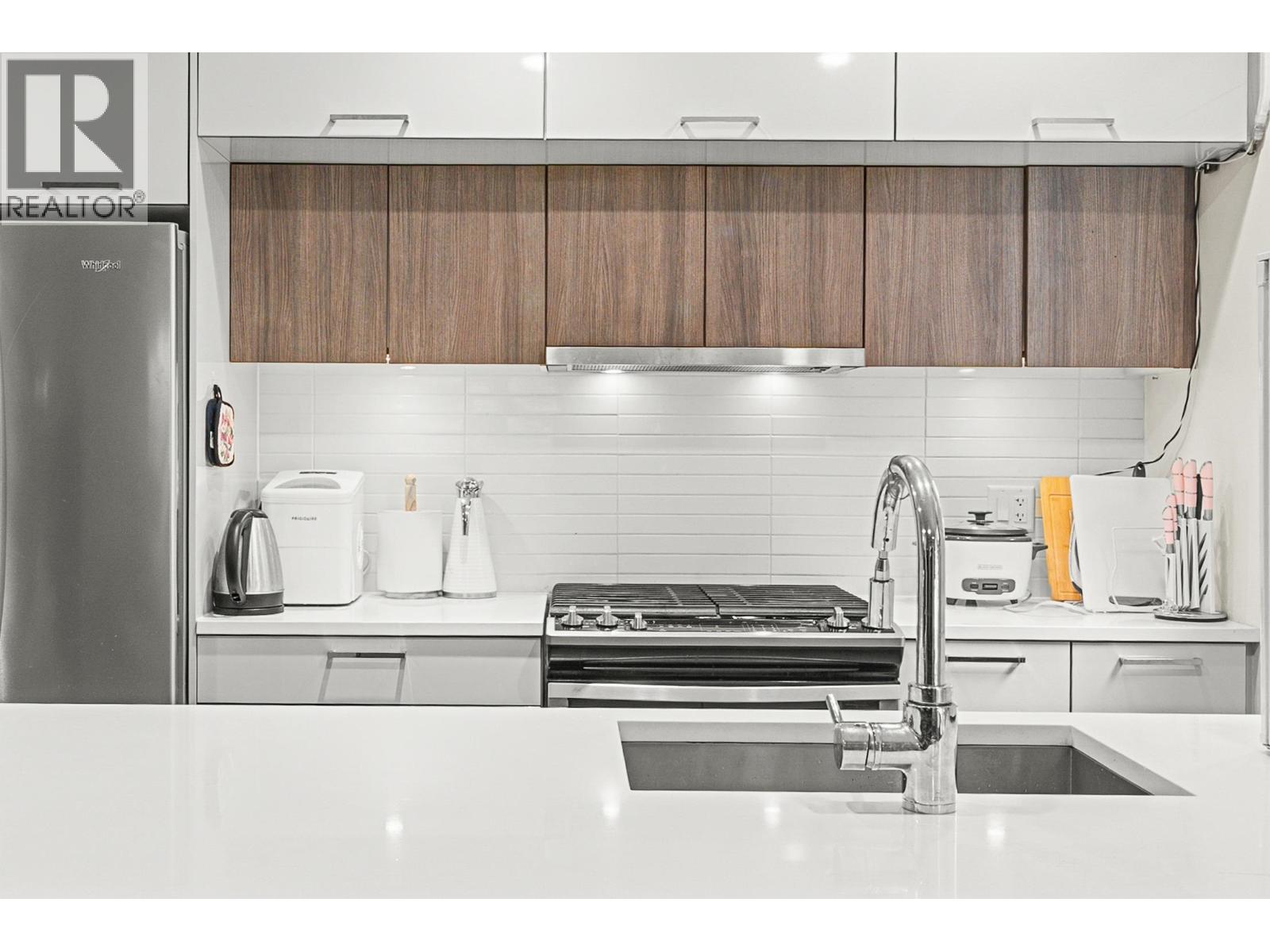 2745 Ward Street, Vancouver, British Columbia  V5R 4S7 - Photo 6 - R3079032