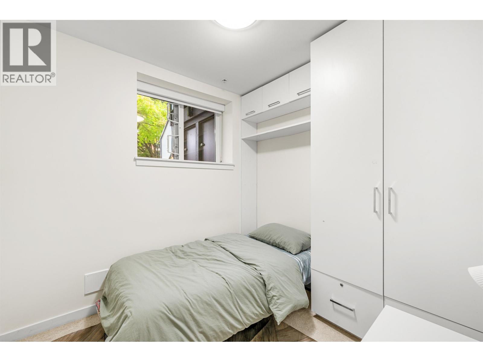 2745 Ward Street, Vancouver, British Columbia  V5R 4S7 - Photo 10 - R3079032