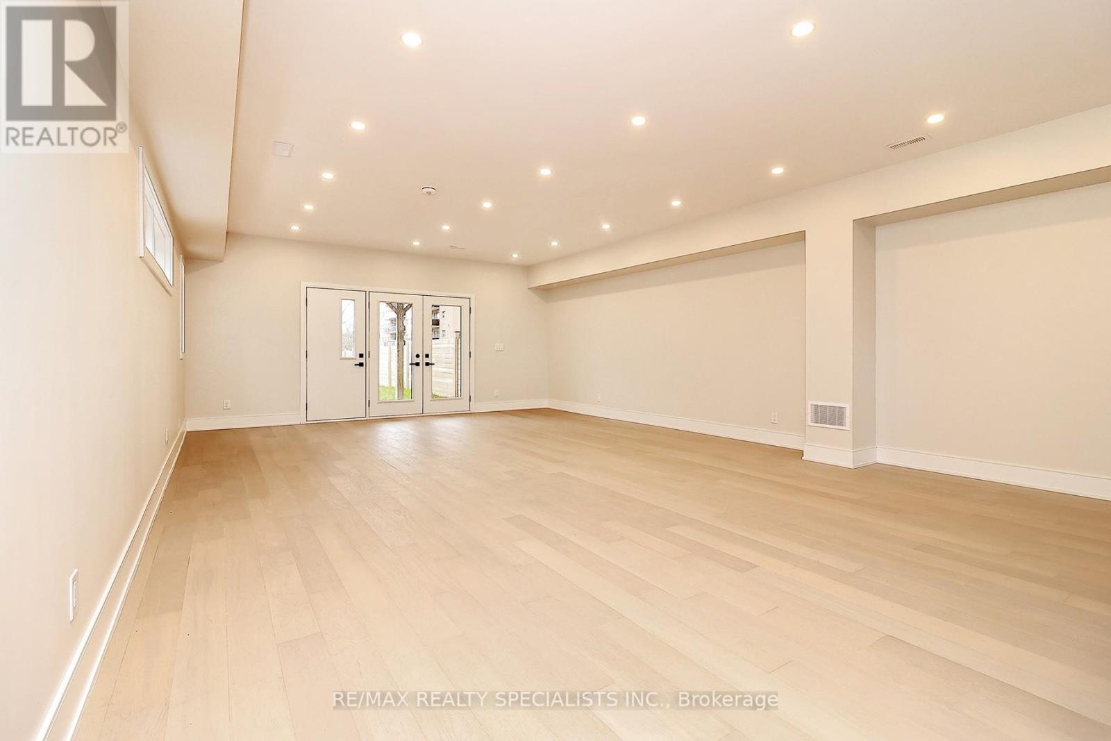 1046 Roosevelt Road, Mississauga, Ontario  L5G 3Y8 - Photo 14 - W13001342