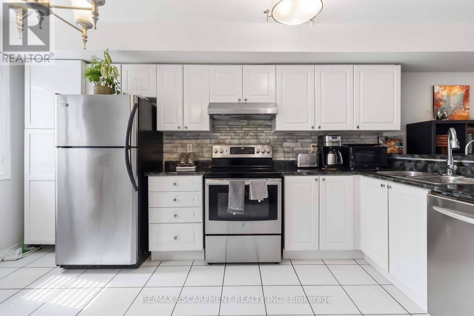 30 - 1751 Lampman Avenue, Burlington, Ontario  L7L 6W3 - Photo 5 - W13001360