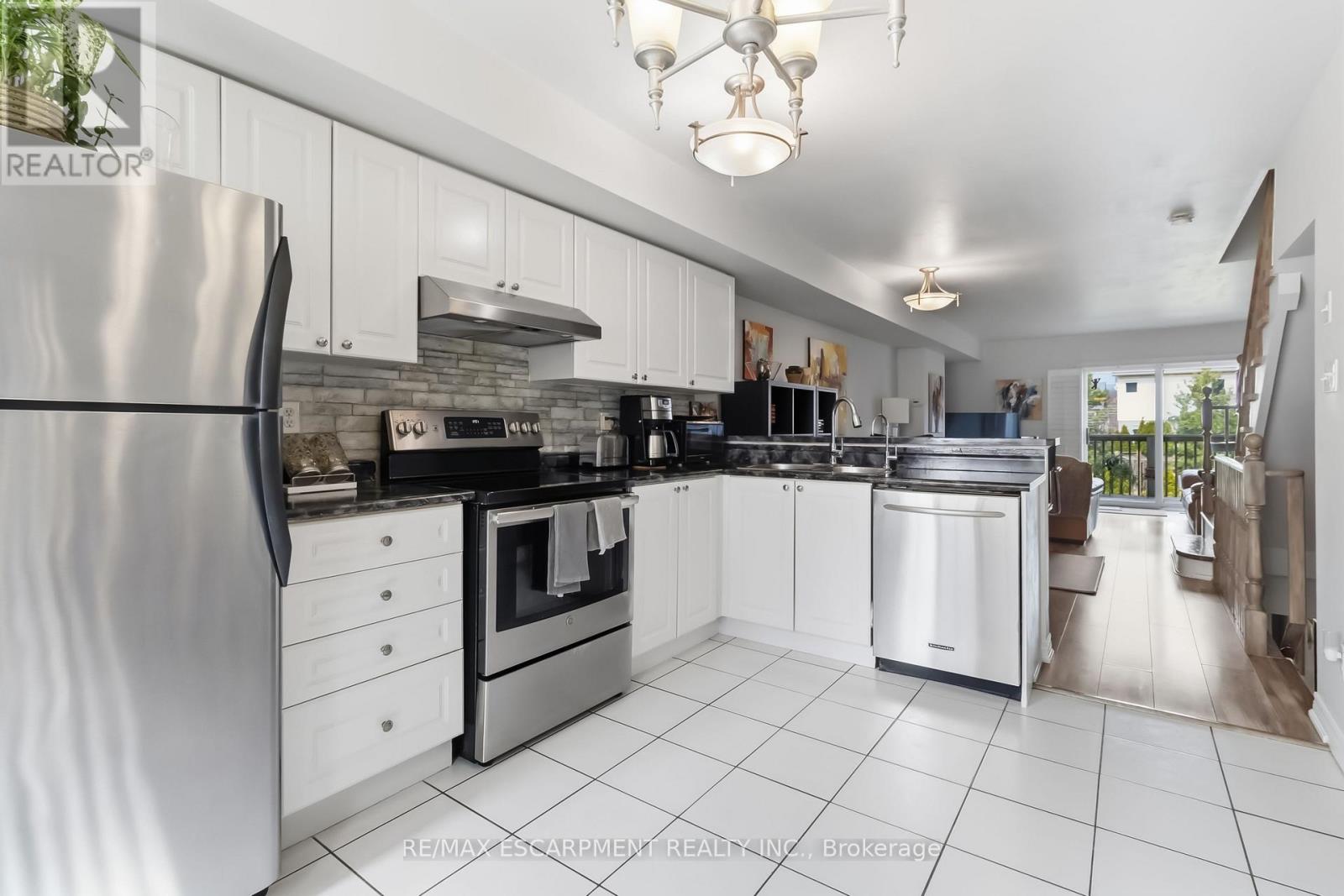 30 - 1751 Lampman Avenue, Burlington, Ontario  L7L 6W3 - Photo 6 - W13001360