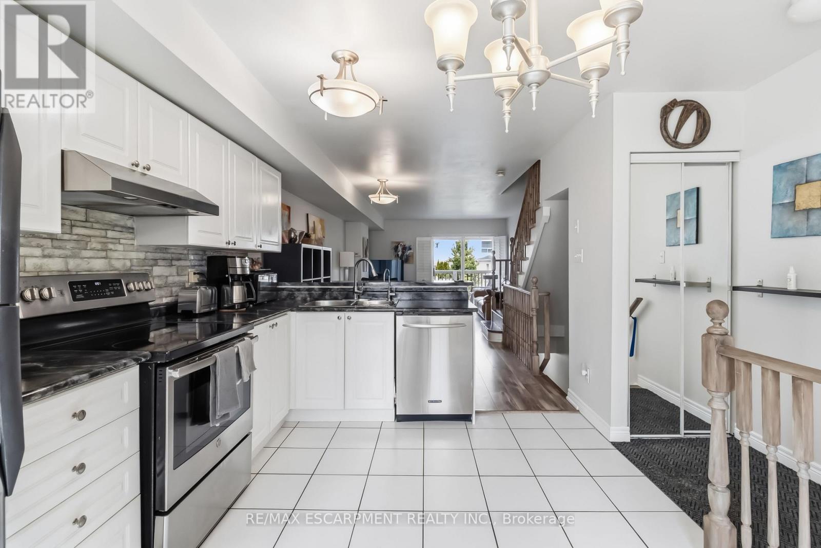 30 - 1751 Lampman Avenue, Burlington, Ontario  L7L 6W3 - Photo 7 - W13001360