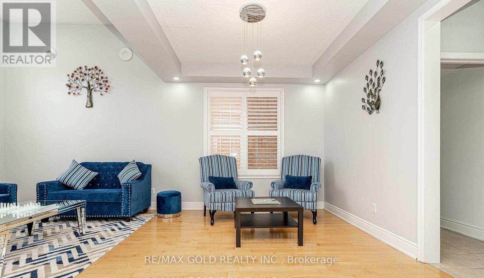 7 Bettey Road, Brampton, Ontario  L6P 1S9 - Photo 10 - W13001370