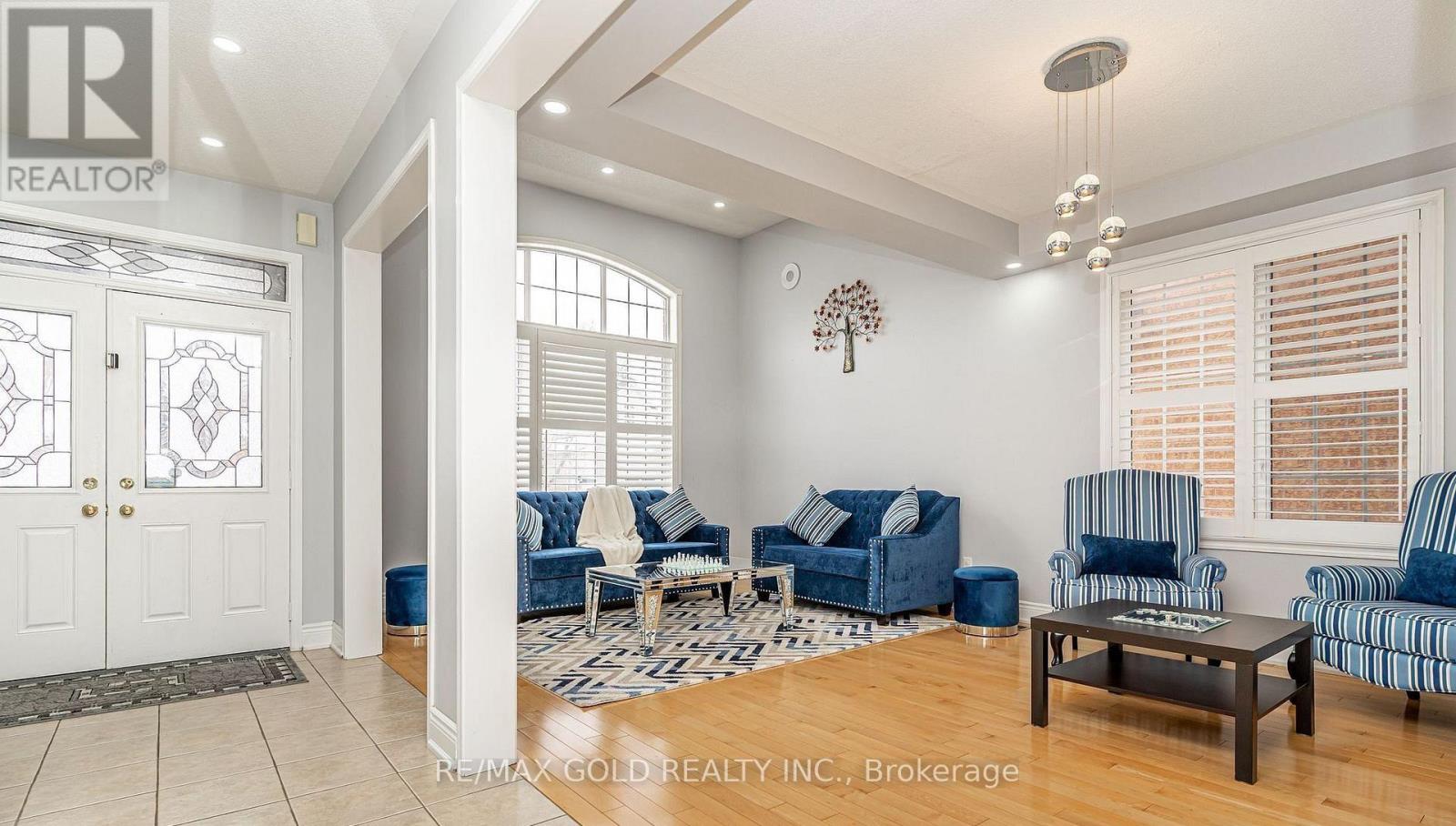 7 Bettey Road, Brampton, Ontario  L6P 1S9 - Photo 11 - W13001370