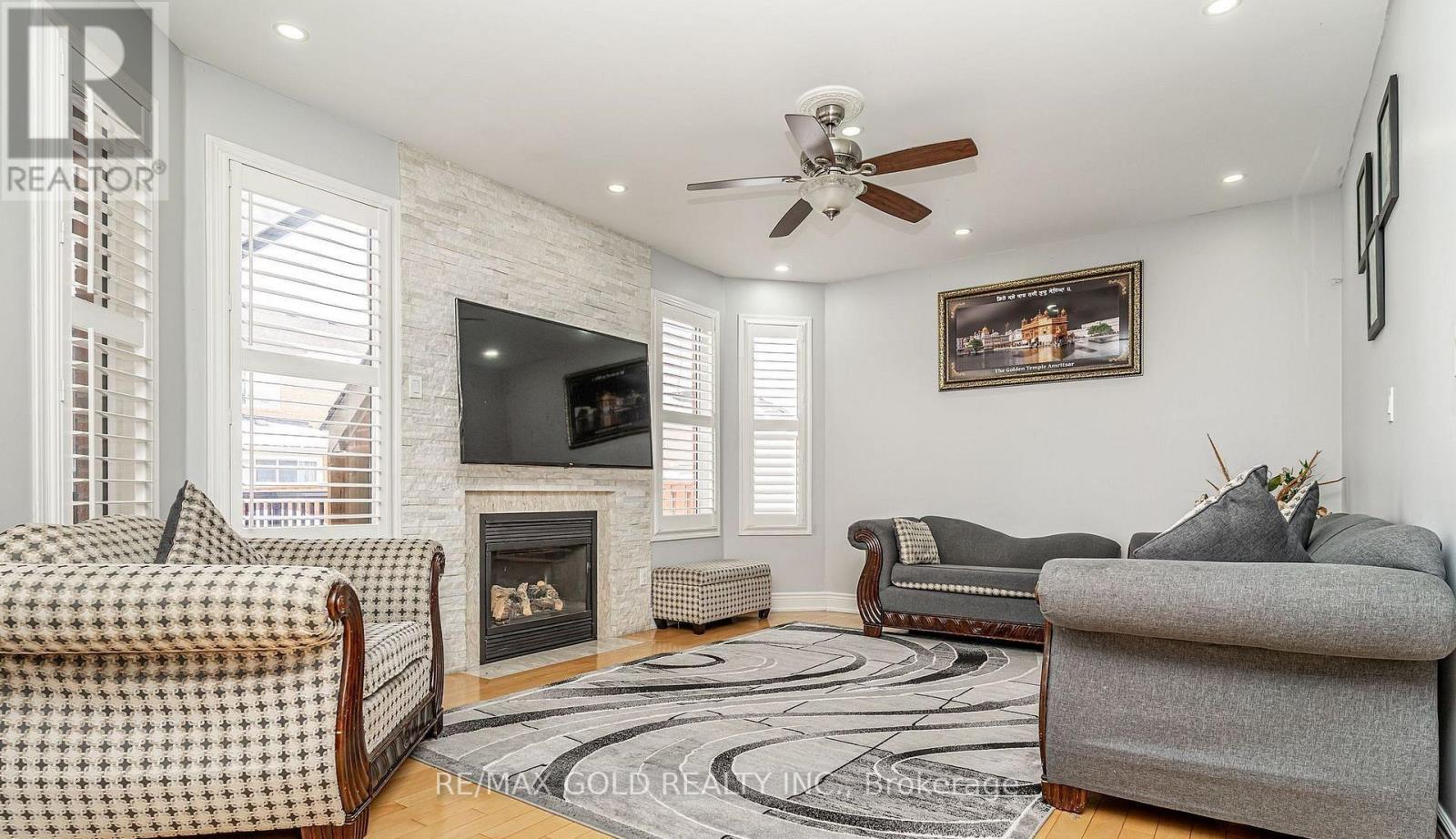 7 Bettey Road, Brampton, Ontario  L6P 1S9 - Photo 13 - W13001370