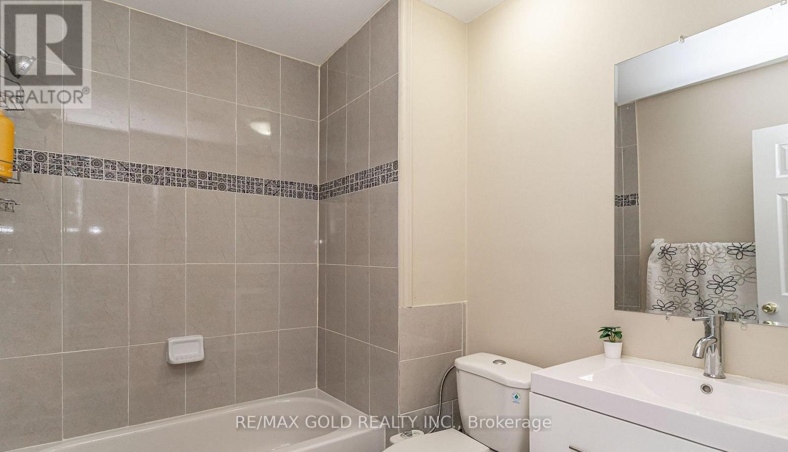 7 Bettey Road, Brampton, Ontario  L6P 1S9 - Photo 36 - W13001370