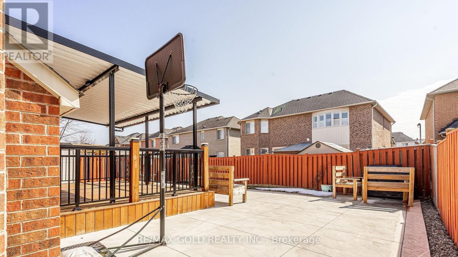 7 Bettey Road, Brampton, Ontario  L6P 1S9 - Photo 47 - W13001370