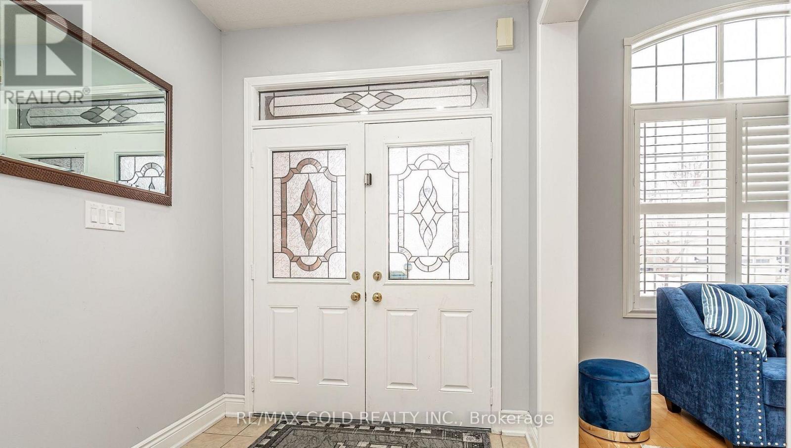 7 Bettey Road, Brampton, Ontario  L6P 1S9 - Photo 5 - W13001370