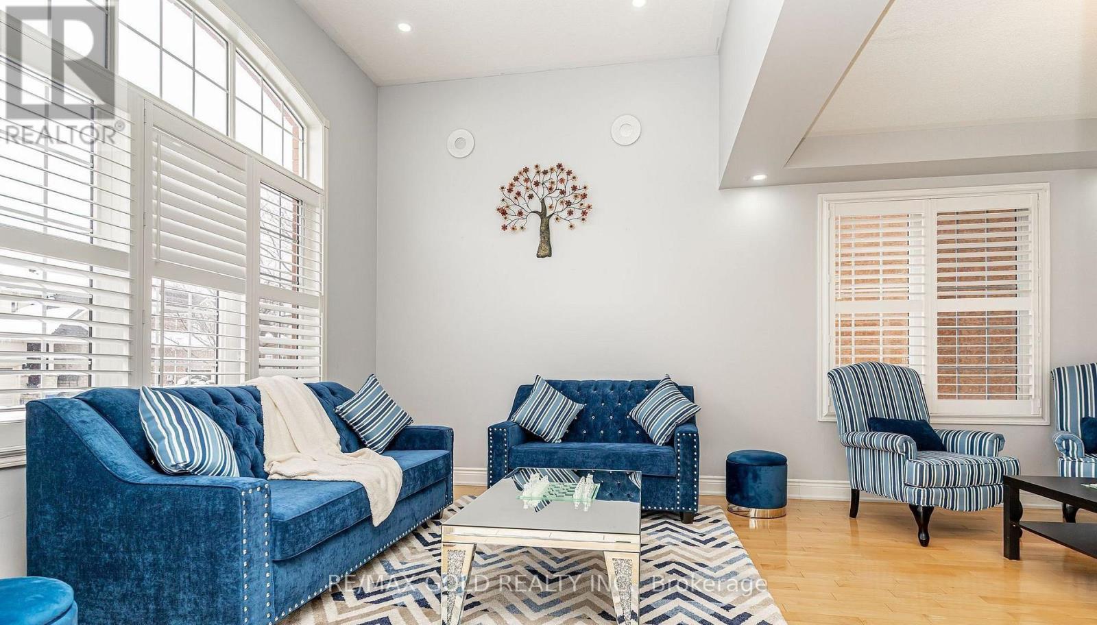 7 Bettey Road, Brampton, Ontario  L6P 1S9 - Photo 6 - W13001370