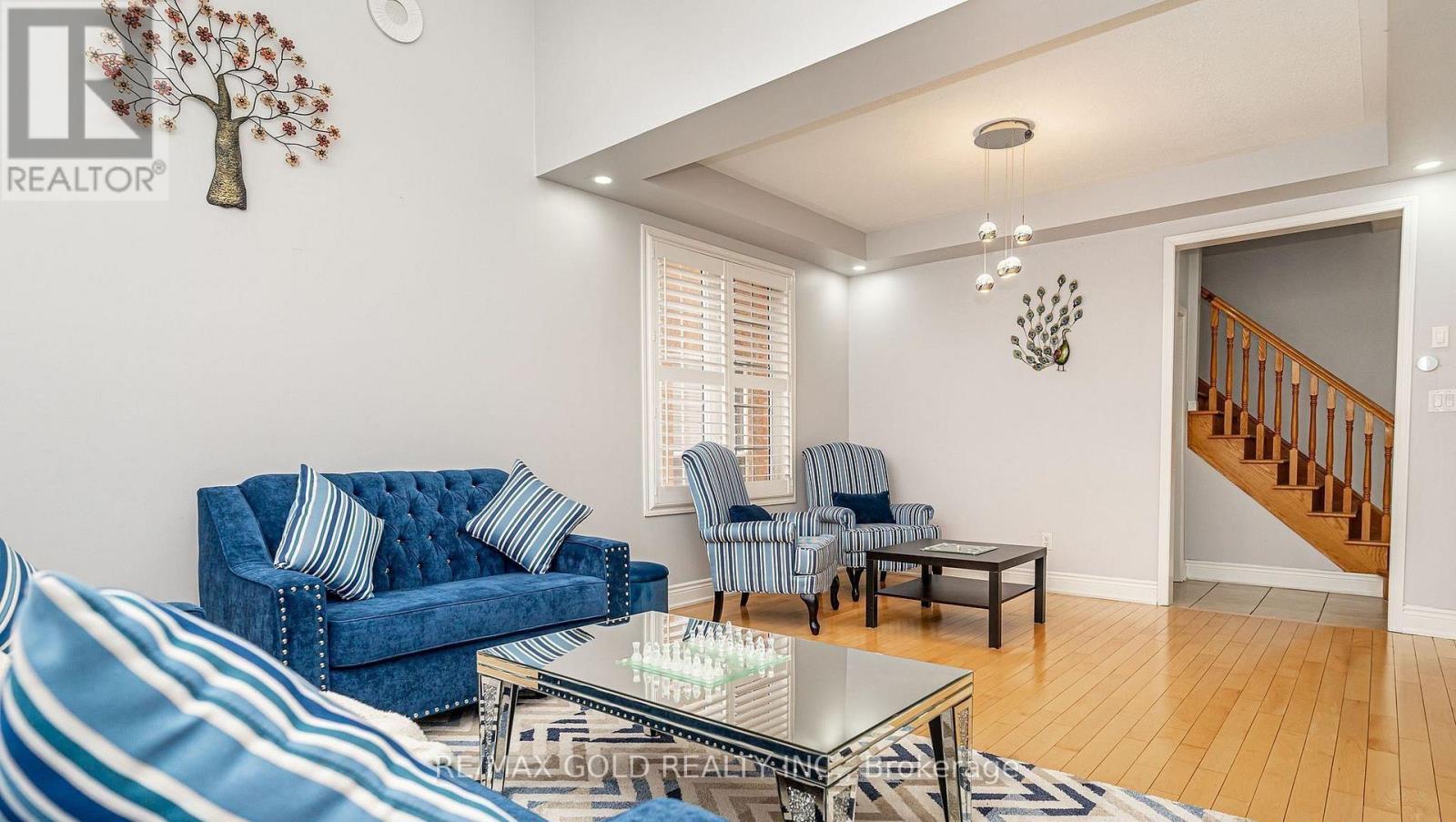 7 Bettey Road, Brampton, Ontario  L6P 1S9 - Photo 9 - W13001370