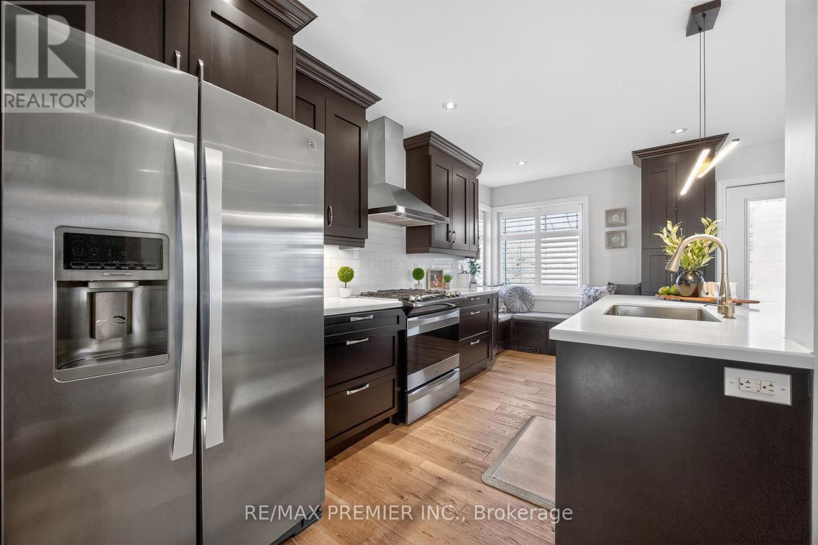 19 Park Lane, Toronto, Ontario  M8Y 1R7 - Photo 7 - W13001384