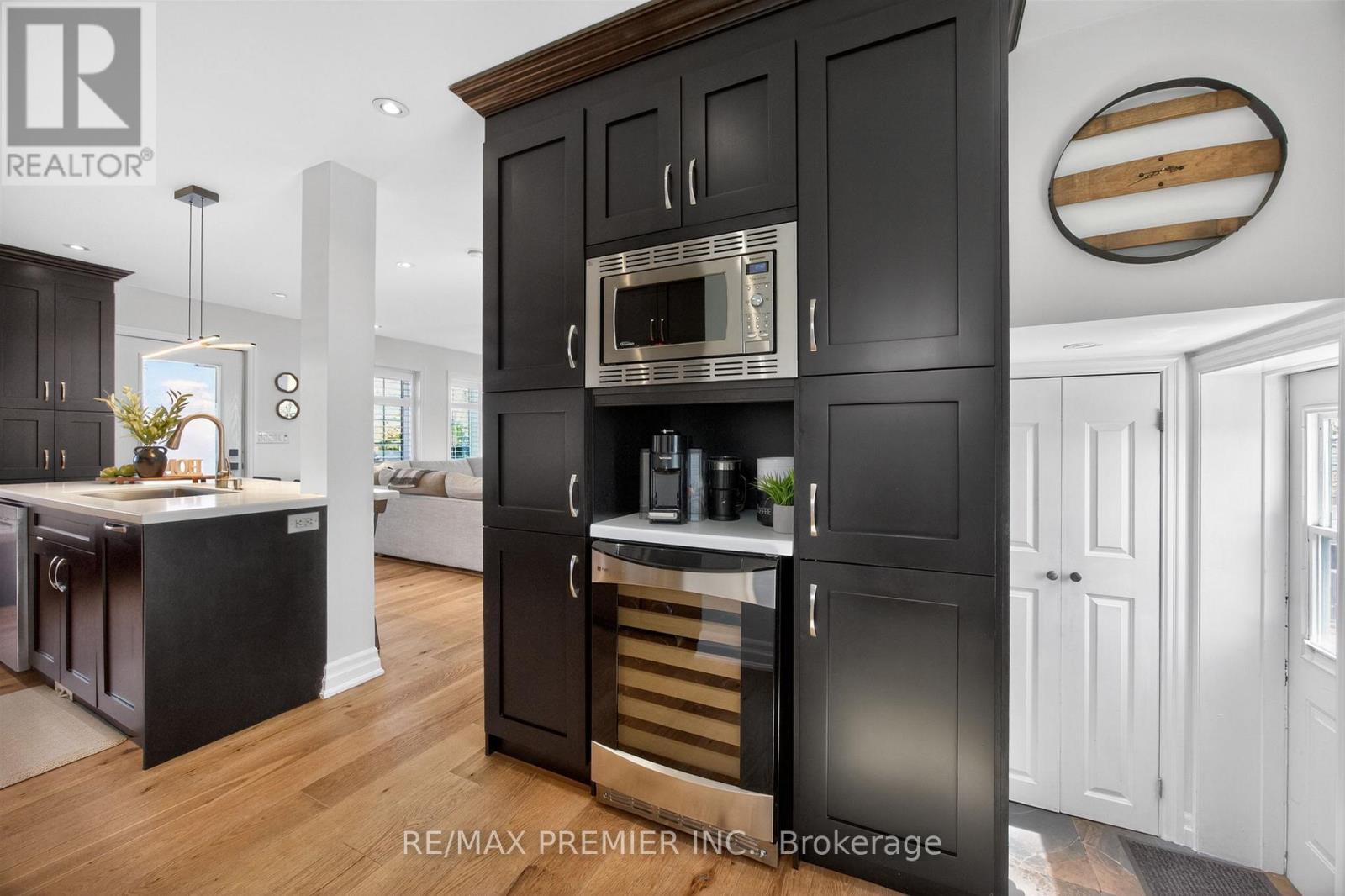 19 Park Lane, Toronto, Ontario  M8Y 1R7 - Photo 8 - W13001384