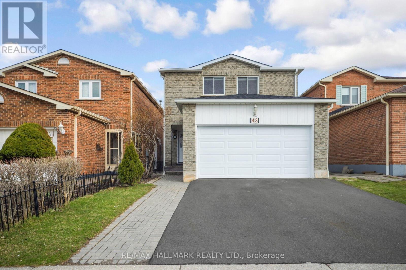 43 Stanwell Drive, Brampton, Ontario  L6Z 3Y8 - Photo 2 - W13001400
