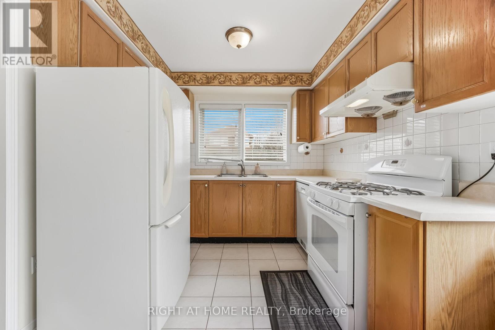 5956 Dalebrook Crescent, Mississauga, Ontario  L5M 5S1 - Photo 14 - W13001406