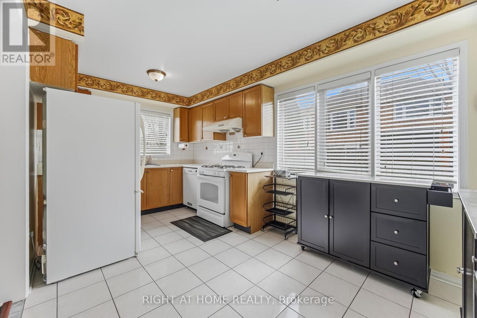 5956 Dalebrook Crescent, Mississauga, Ontario  L5M 5S1 - Photo 17 - W13001406