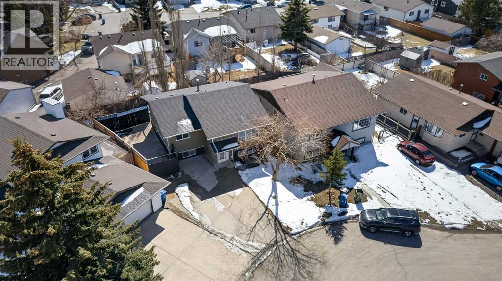 32 Fallingworth Court NE, Calgary, Alberta  T3J 1G4 - Photo 45 - A2301348