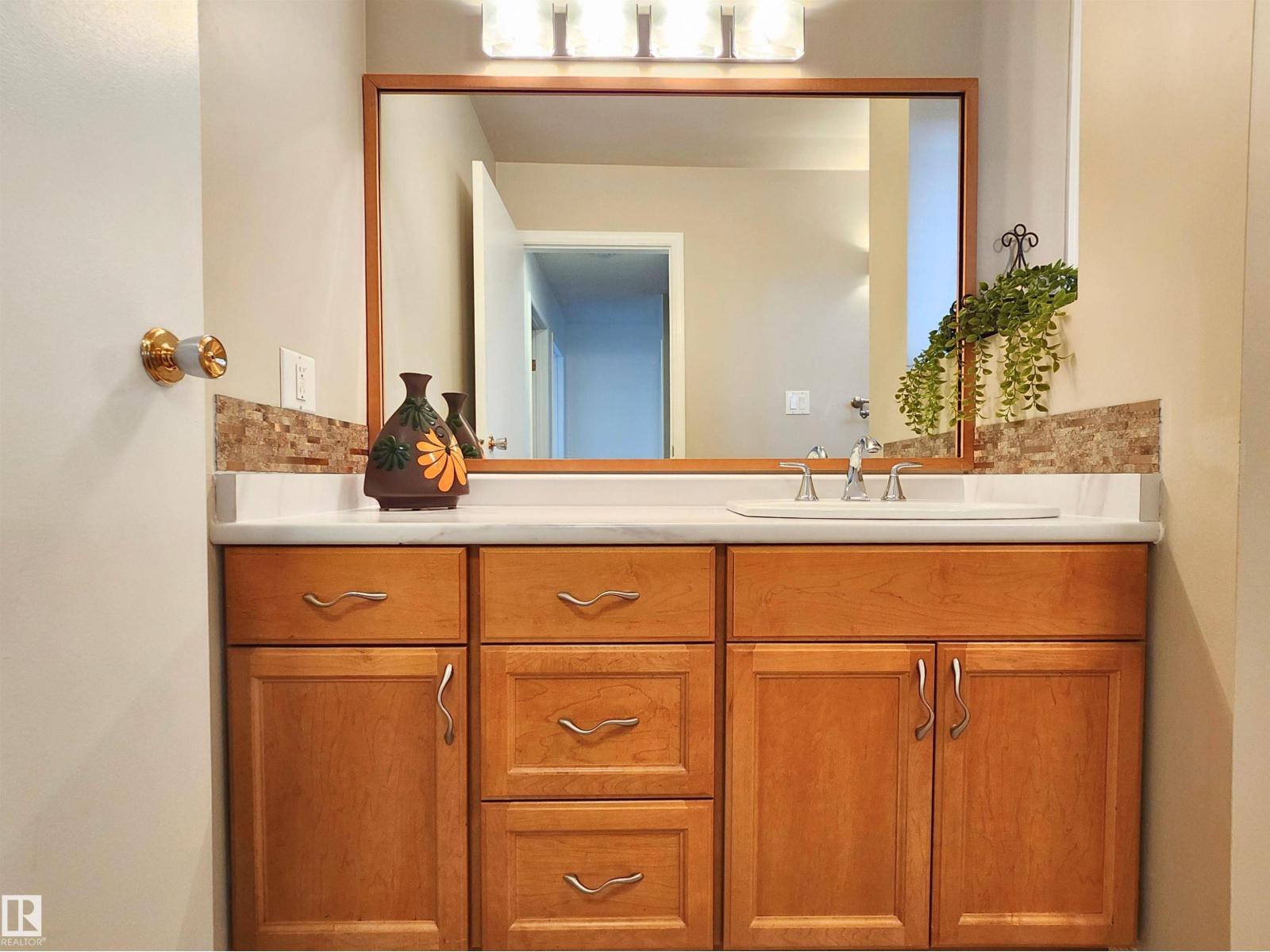 3812 20 Av Nw, Edmonton, Alberta  T6L 4B2 - Photo 16 - E4482334